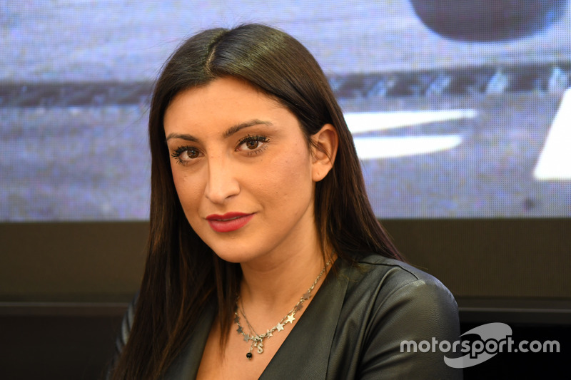 Las chicas en el Salón del Automóvil de Bolonia 2017