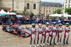#3 Rebellion Racing Rebellion R-13: Mathias Beche, Gustavo Menezes, Thomas Laurent, #1 Rebellion Racing Rebellion R-13: Andre Lotterer, Neel Jani, Bruno Senna