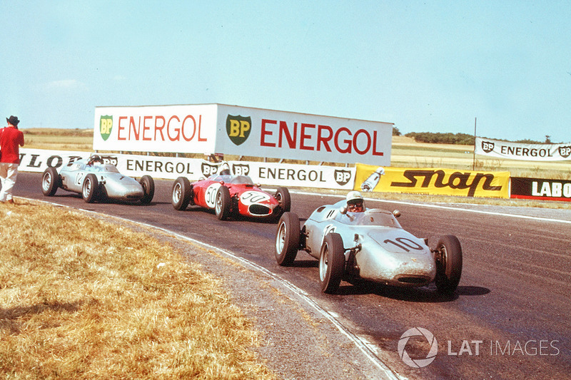 Jo Bonnier, Porsche 718, leads Giancarlo Baghetti, Ferrari Dino 156, and Dan Gurney, Porsche 718