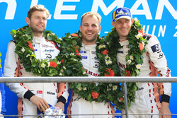 Podio LMGTE Pro: i vincitori Michael Christensen, Kevin Estre, Laurens Vanthoor, Porsche GT Team