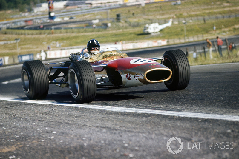 29. Graham Hill: 97 GPs (55,43% dos disputados)