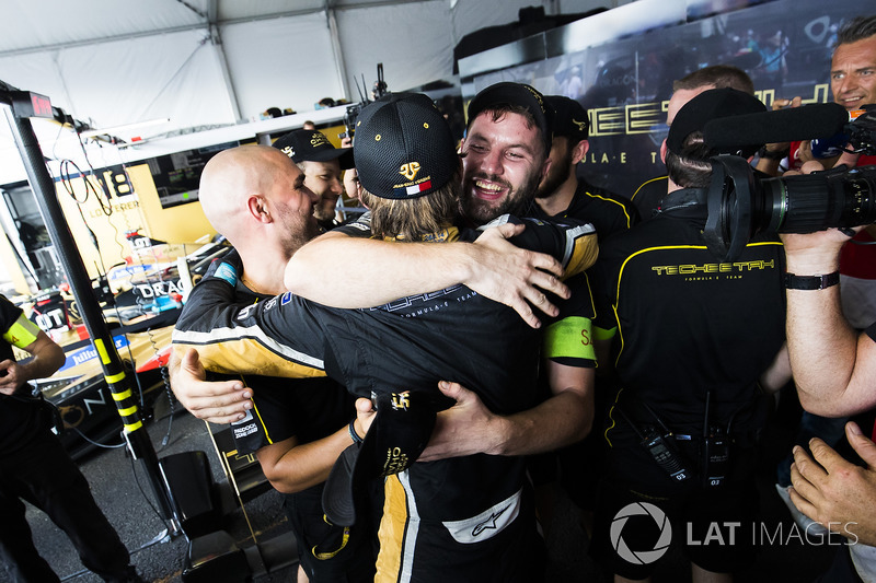 Jean-Eric Vergne, Techeetah, merayakan gelar musim keempat dengan timnya