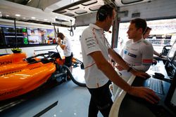 Stoffel Vandoorne, McLaren, speaks with an engineer