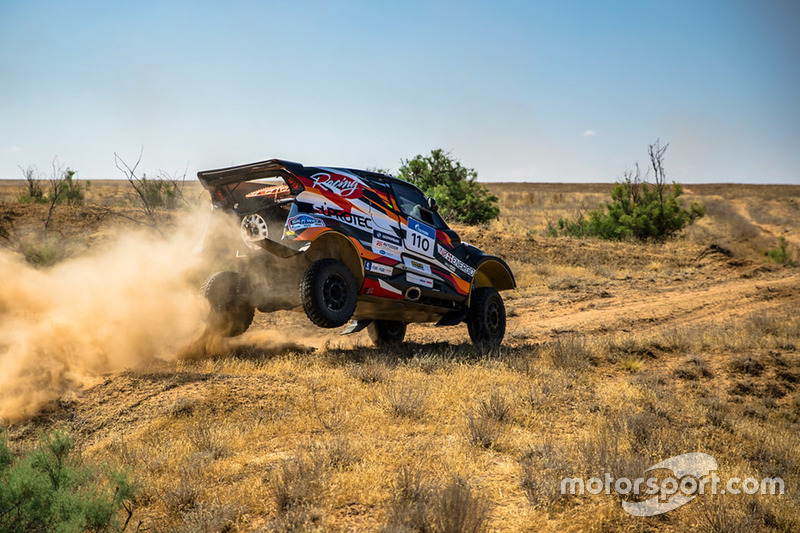 #110 Land Rover Range Rover: Andrey Rudskoy, Evgenii Zagorodniuk