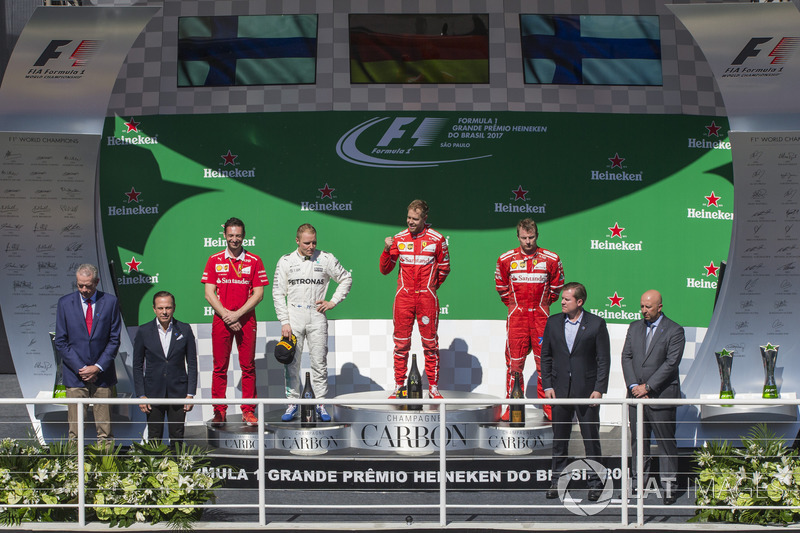 2017. Інтерлагос. Подіум: 1. Себастьян Феттель, Ferrari. 2. Валттері Боттас, Mercedes. 3. Кімі РАйкконен, Ferrari