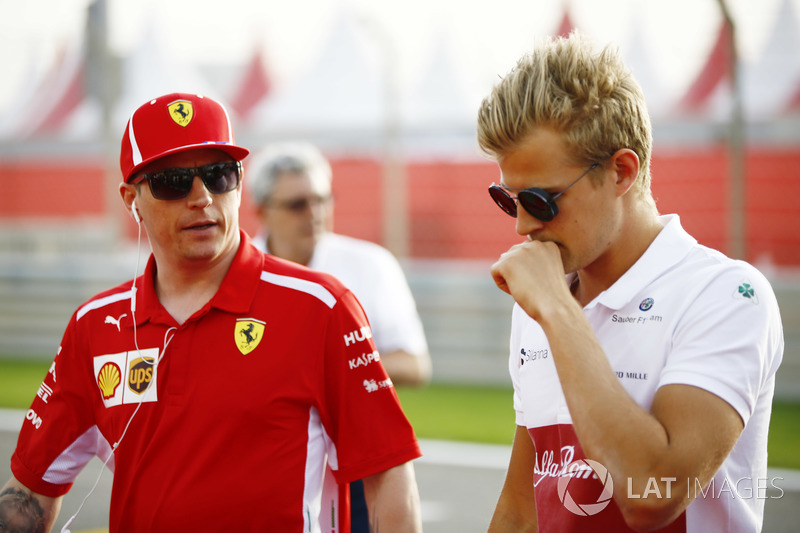 Kimi Raikkonen, Ferrari, Marcus Ericsson, Sauber