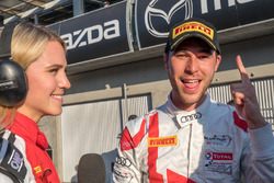 Race winner Kelvin van der Linde, Team Magnus