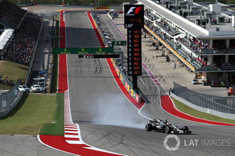 Kevin Magnussen, Haas F1 Team VF-17 bloquea los frenos