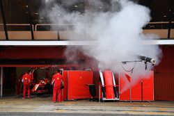 Дым в гараже Ferrari