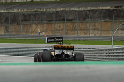 Carlos Sainz Jr., Renault Sport F1 Team RS17 and Brendon Hartley, Scuderia Toro Rosso STR12