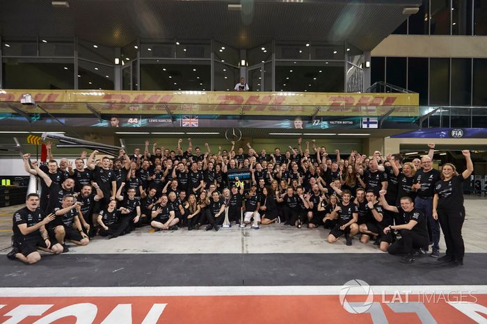 Toto Wolff, Valtteri Bottas, Mercedes AMG F1, su esposa, Emelia, Lewis Hamilton, Mercedes AMG F1