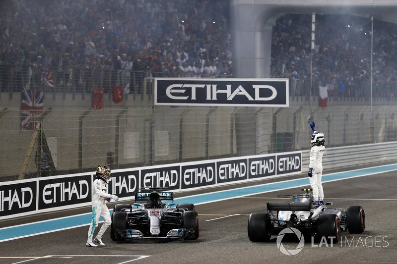 Valtteri Bottas, Mercedes AMG F1 W08 and Lewis Hamilton, Mercedes AMG F1 W08, celebrate after the ra