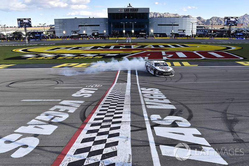 Pemenang balapan, Kevin Harvick, Stewart-Haas Racing, Ford