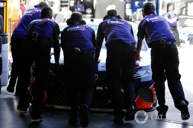 Crew, Joe Gibbs Racing, FedEx Express Toyota Camry