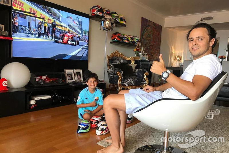 Felipe Massa assiste ao GP da Hungria com seu filho em casa