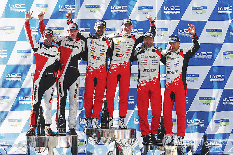 Podio: i vincitori Esapekka Lappi, Janne Ferm, Toyota Racing, al secondo posto Elfyn Evans, Daniel Barritt, M-Sport, al terzo posto Juho Hänninen, Kaj Lindström, Toyota Racing