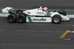Martin Brundle tests the six-wheeled FW08