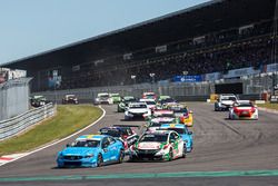 Partenza: Nicky Catsburg, Polestar Cyan Racing, Volvo S60 Polestar al comando