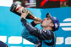 Podio: il vincitore della gara Sébastien Buemi, Renault e.Dams