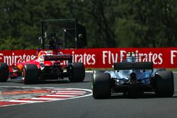 Sebastian Vettel, Ferrari SF70-H et Valtteri Bottas, Mercedes-Benz F1 W08 Hybrid