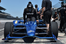 Хуан-Пабло Монтойя тестирует машину Chevrolet IndyCar 2018 года