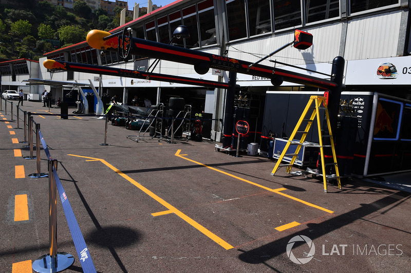 Red Bull Racing pit box