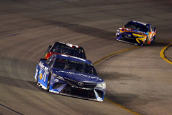 Martin Truex Jr., Furniture Row Racing Toyota, Kurt Busch, Stewart-Haas Racing Ford