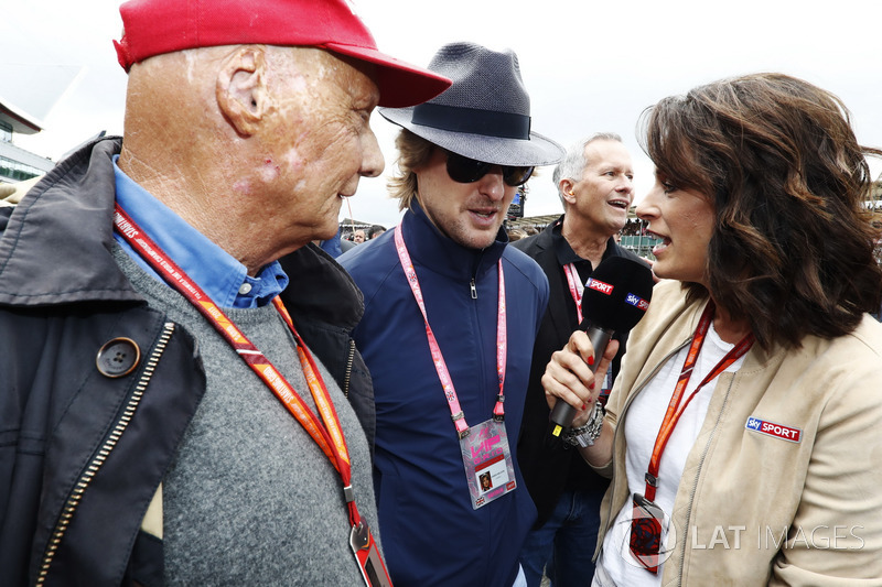 Niki Lauda, Presidente Non Esecutivo, Mercedes AMG F1, Owen Wilson parlano con Tanja Bauer, Sky Germ