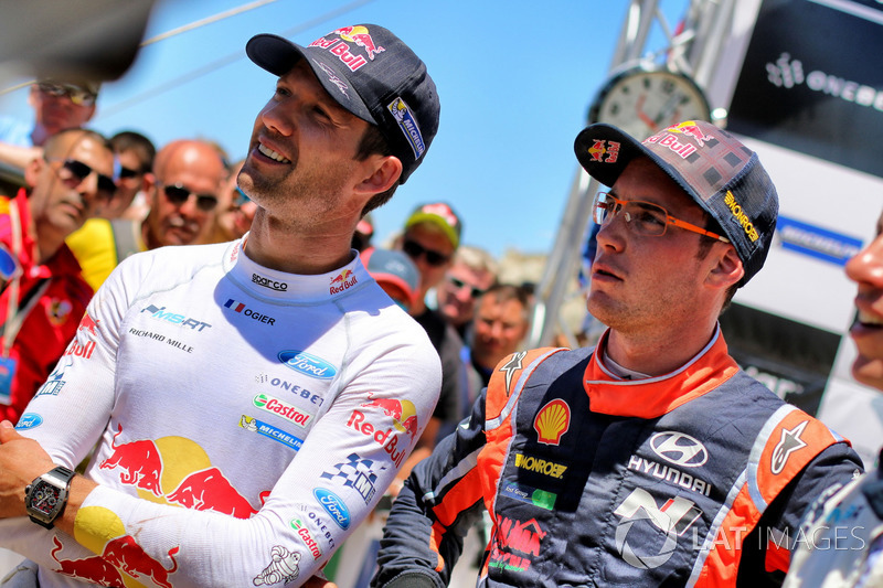 Sébastien Ogier, M-Sport, Ford Fiesta WRC and Thierry Neuville, Hyundai Motorsport, Hyundai i20 Coupe WRC