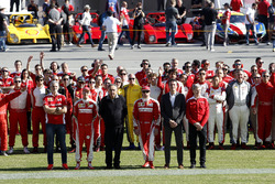 Maurizio Arrivabene, Team principal Ferrari; Sebastian Vettel, Ferrari; Sergio Marchionne, President Ferrari; Kimi Raikkonen, Ferrari at the group photo