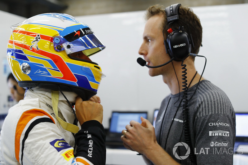 Fernando Alonso, McLaren, Mark Temple, Race Engineer, McLaren