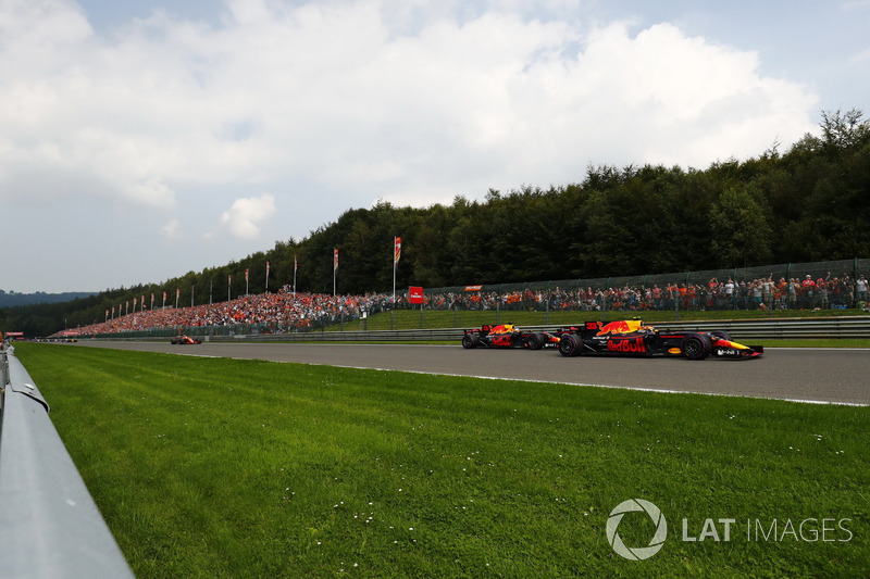 Max Verstappen, Red Bull Racing RB13, Daniel Ricciardo, Red Bull Racing RB13 and Fernando Alonso, McLaren MCL32