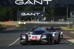 #2 Porsche Team Porsche 919 Hybrid : Timo Bernhard, Earl Bamber, Brendon Hartley