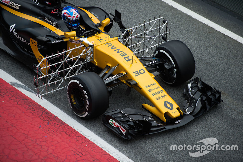 Jolyon Palmer, Renault Sport F1 Team RS17 running sensor equipment