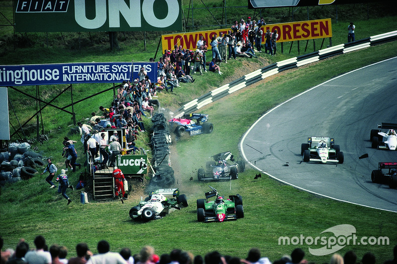 1984 - Acidente para Eddie Cheever, Philippe Alliot, Stefan Johansson, Jo Gartner na primeira volta