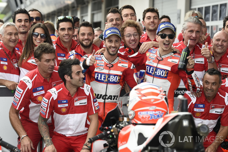 Андреа Довіціозо, Ducati Team, Хорхе Лоренсо, Ducati Team, з командою