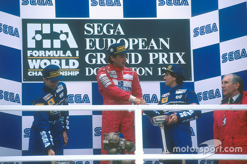 Podium: winner Ayrton Senna, McLaren MP4/8 Ford, second place Damon Hill, Williams FW15C Renault, third place Alain Prost, Williams FW15C Renault