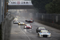 Red Flag after Laurens Vanthoor's crash