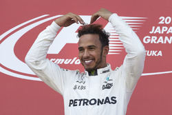 Podyum: Yarış galibi Lewis Hamilton, Mercedes AMG F1