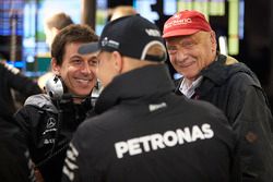 Toto Wolff, directeur Mercedes AMG F1, Niki Lauda, voorzitter, Mercedes AMG F1, Valtteri Bottas, Mer