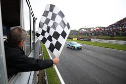  Race winner Aiden Moffat, Laser Tools Racing Mercedes Benz A-Class 