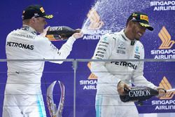 Подиум: победитель Льюис Хэмилтон, третье место – Валттери Боттас, Mercedes AMG F1
