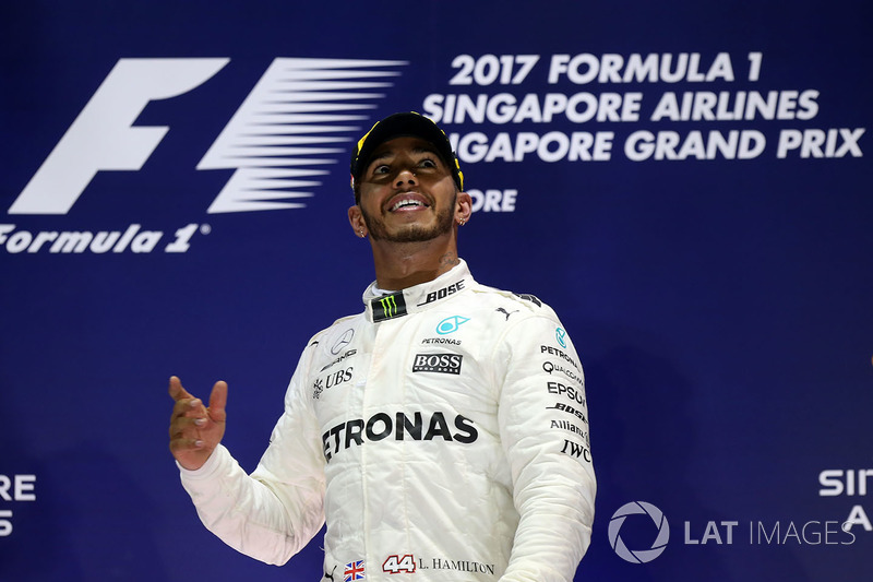 Podio: il vincitore della gara Lewis Hamilton, Mercedes AMG F1