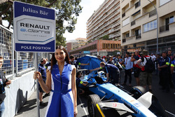 A gird girl for Sébastien Buemi, Renault e.Dams