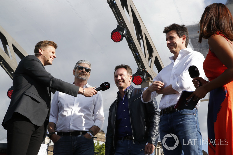 Джек Хемфрі, керівник команди Ferrari Мауріціо Аррівабене, керівник Red Bull Racing Крістіан Хорнер,