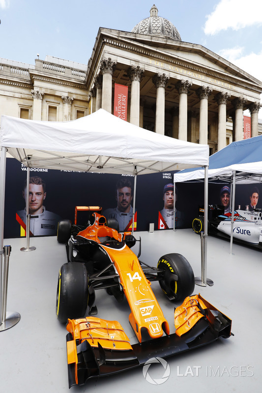 McLaren MCL32