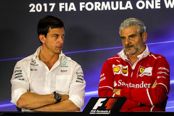 Toto Wolff, Mercedes AMG F1 Director of Motorsport and Maurizio Arrivabene, Ferrari Team Principal i