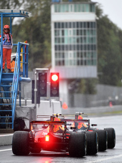 Max Verstappen, Red Bull Racing RB13 and Daniel Ricciardo, Red Bull Racing RB13