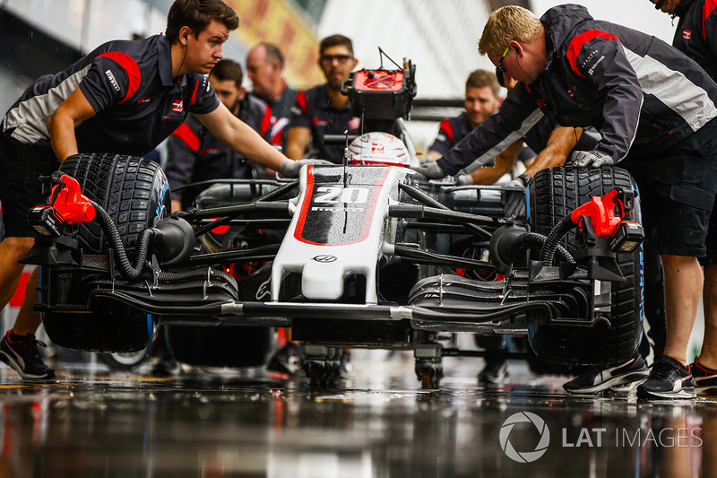 Kevin Magnussen, Haas F1 Team VF-17, in the pit lane
