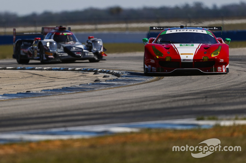 #63 Scuderia Corsa Ferrari 488 GT3: Christina Nielsen, Alessandro Balzan, Matteo Cressoni